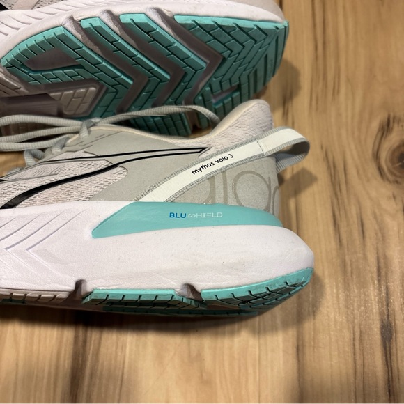 Diadora Womens Mythos Blushield Volo 3 Running Sneakers Size 11 - Picture 4 of 10